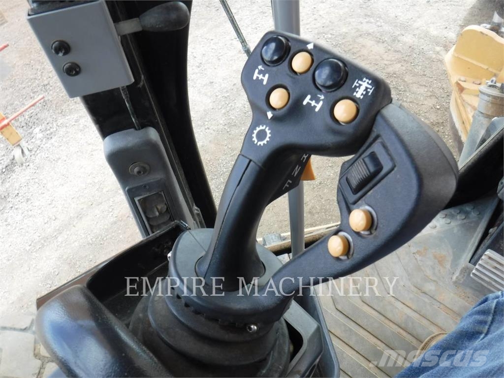 CAT 140M3AWD Grederji