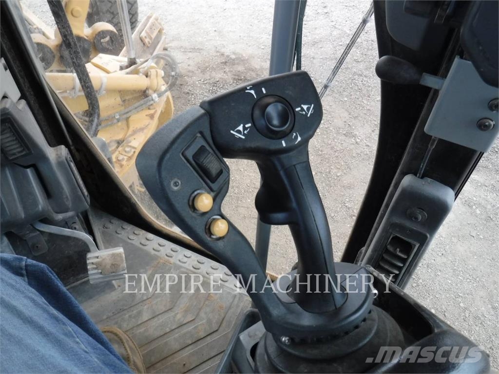 CAT 140M3AWD Grederji