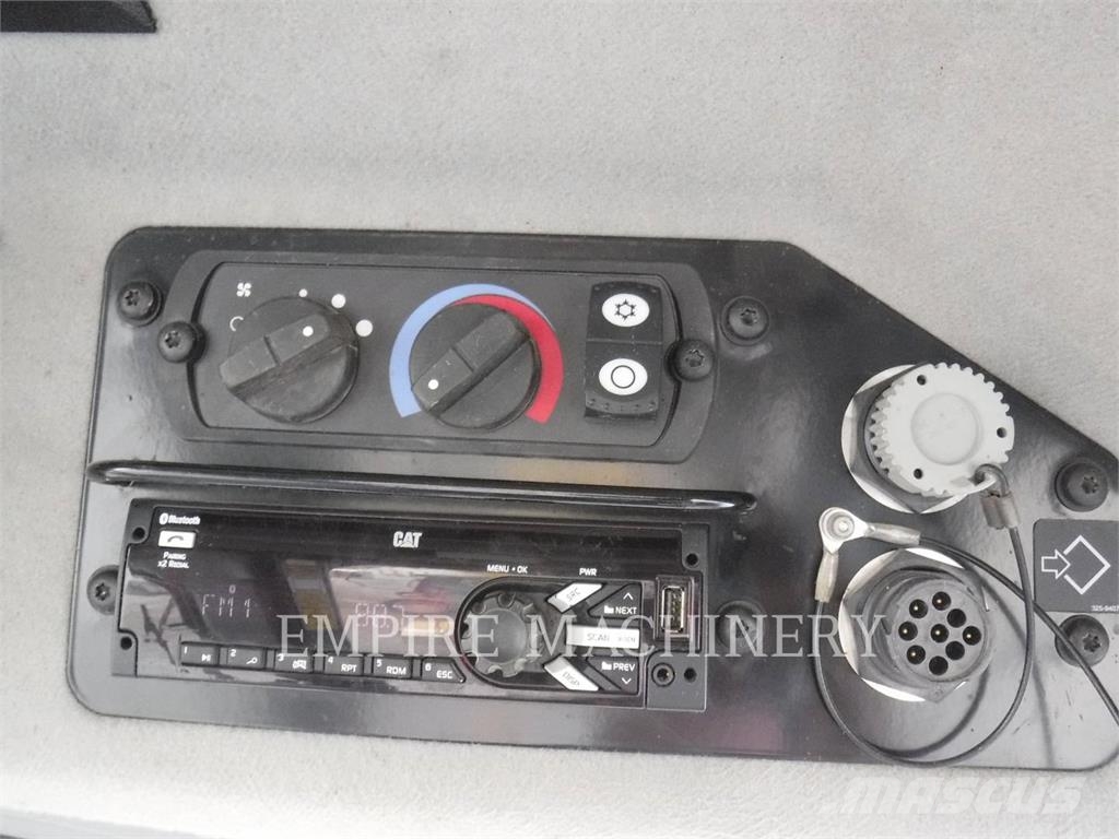 CAT 140M3AWD Grederji