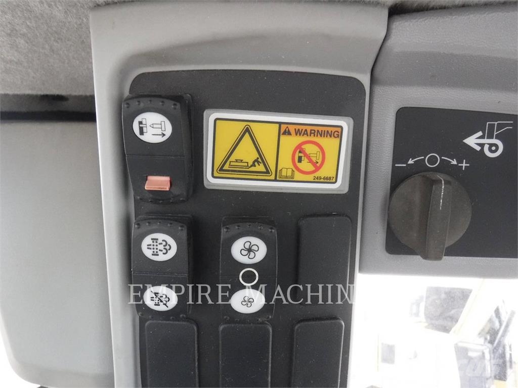 CAT 140M3AWD Grederji