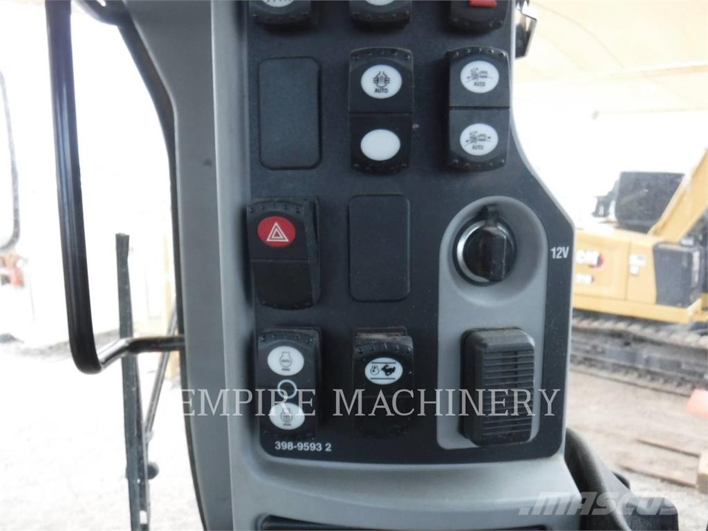 CAT 140M3AWD Grederji