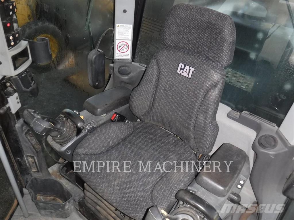 CAT 140M3AWD Grederji