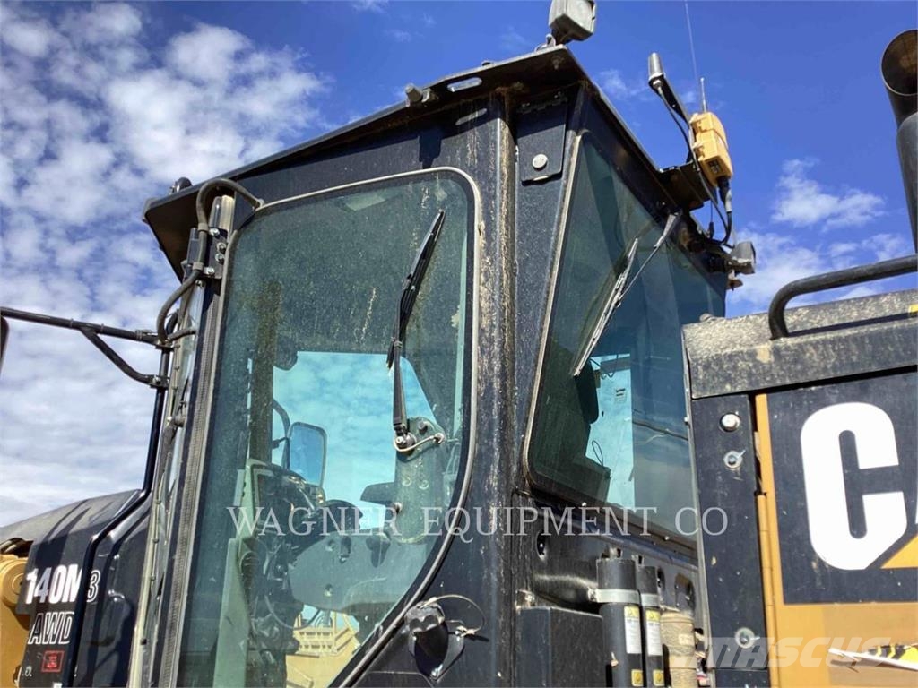 CAT 140M3AWD Greiderid