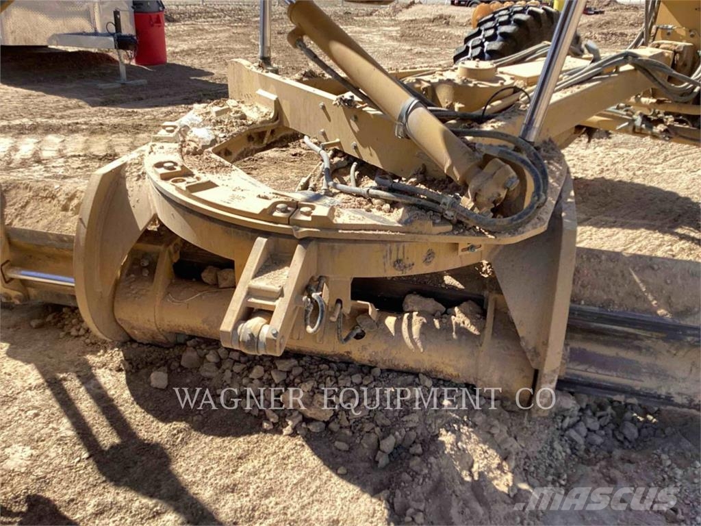 CAT 140M3AWD Greiderid