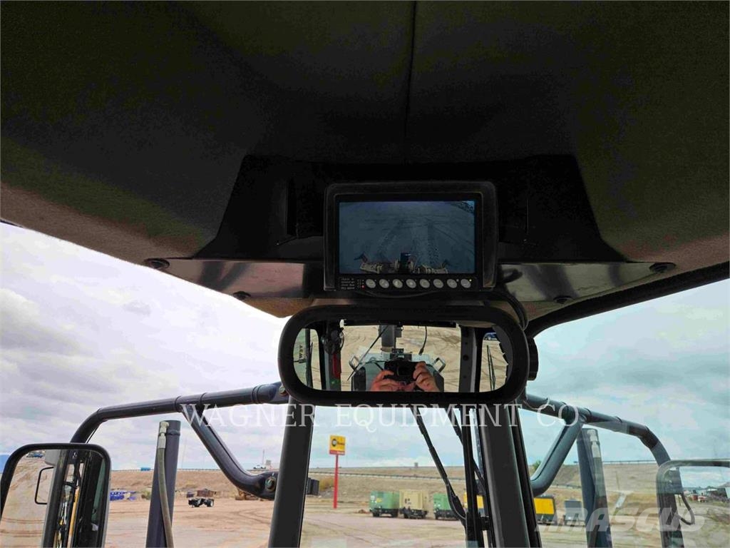 CAT 140M3AWD Грейдеры