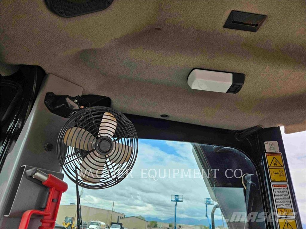 CAT 140M3AWD Грейдеры