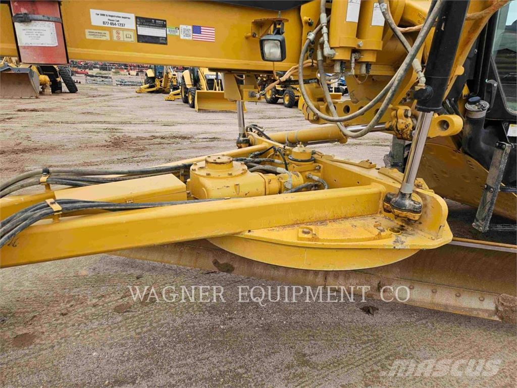 CAT 140M3AWD Грейдеры