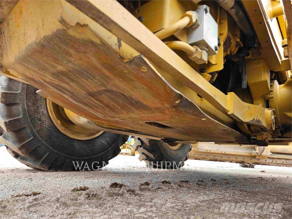 CAT 140M3AWD Грейдеры