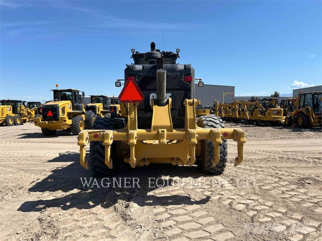 CAT 1415 Grader