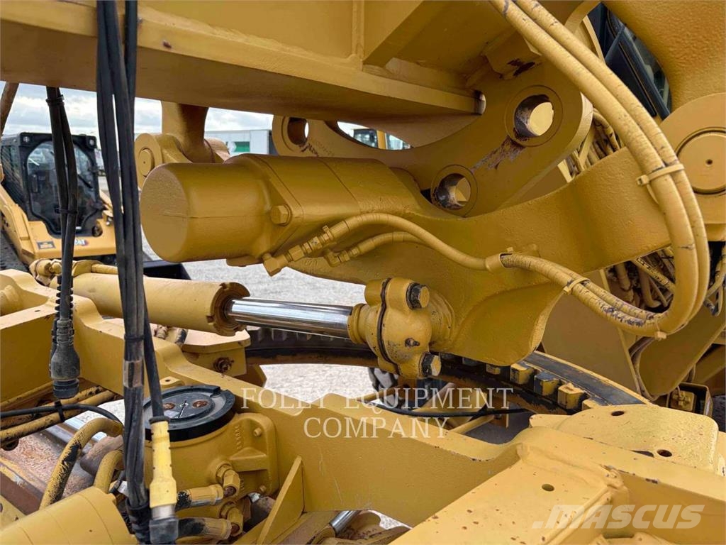 CAT 14H Graders