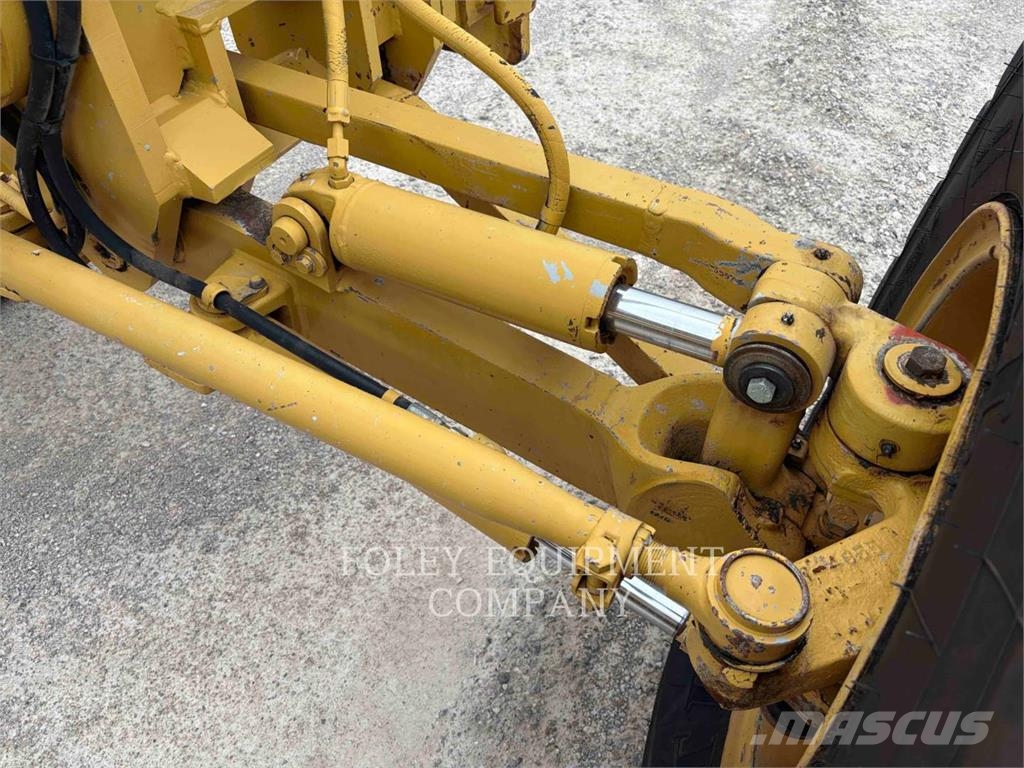 CAT 14H Graders