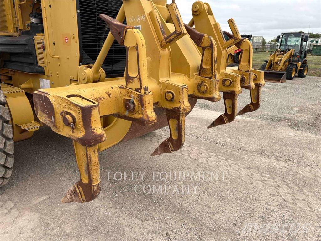 CAT 14H Graders