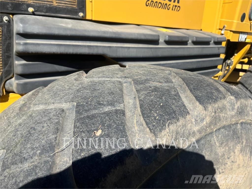 CAT 14H معدات تمهيد الطرق