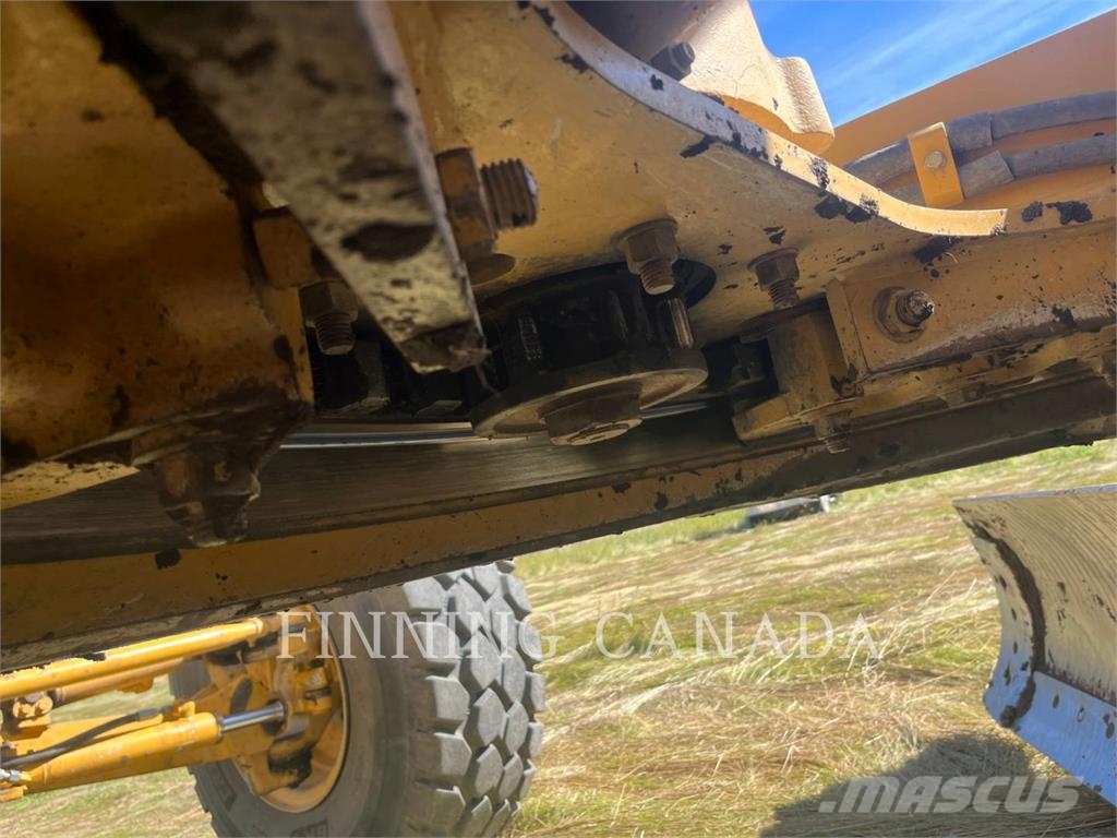 CAT 14H معدات تمهيد الطرق