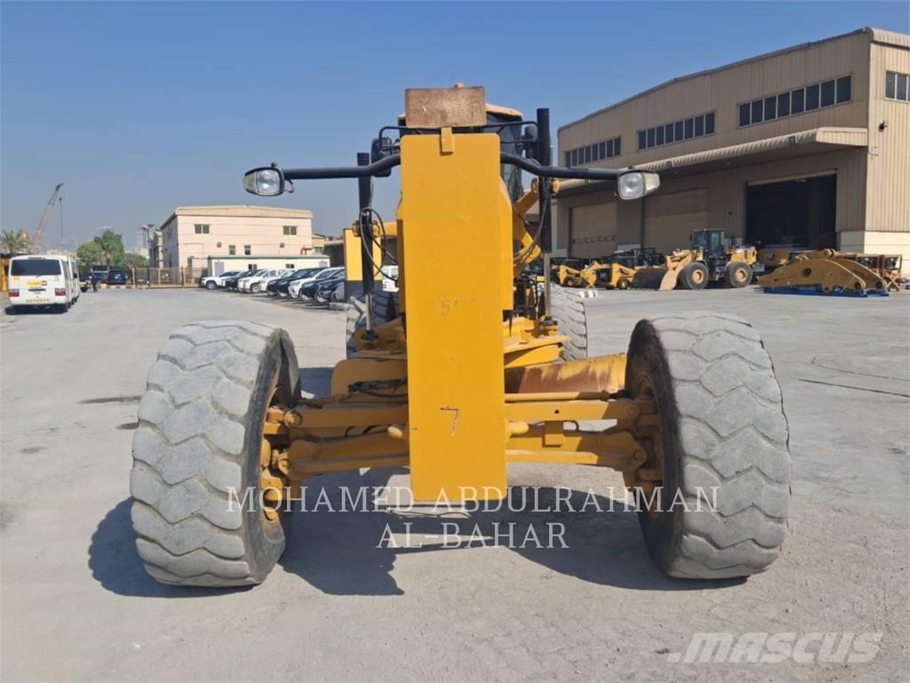 CAT 14M معدات تمهيد الطرق