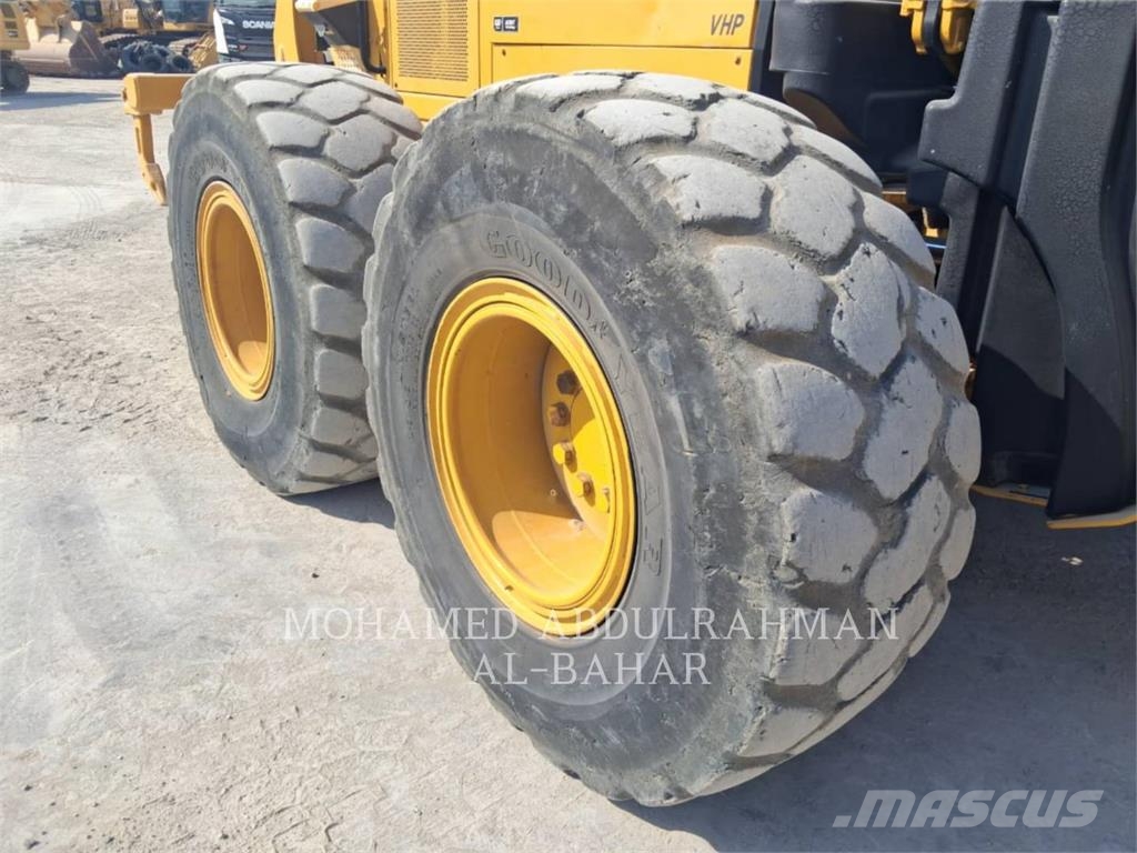 CAT 14M معدات تمهيد الطرق