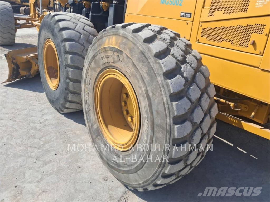 CAT 14M معدات تمهيد الطرق