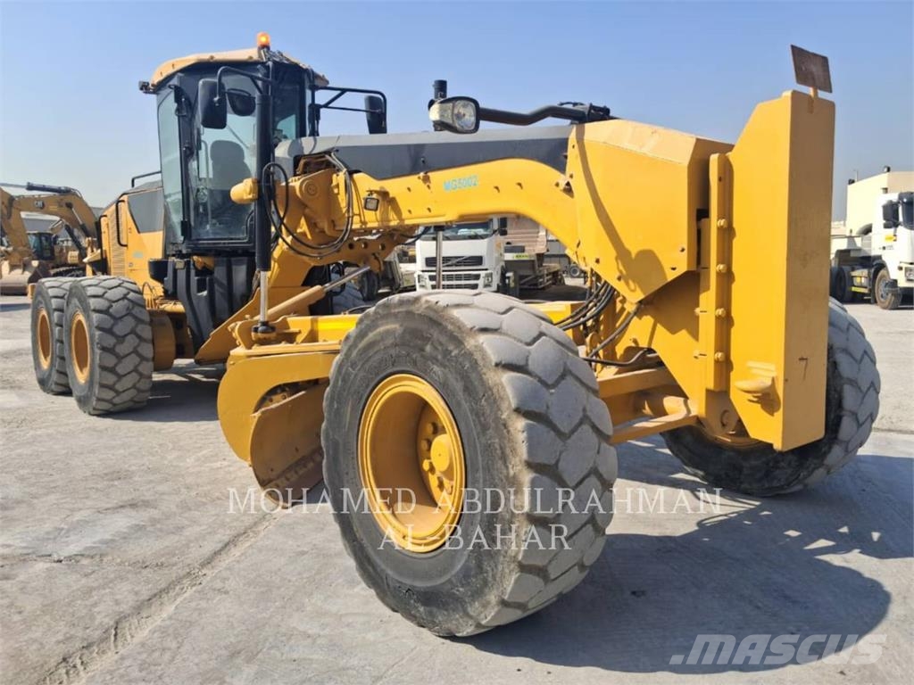 CAT 14M معدات تمهيد الطرق