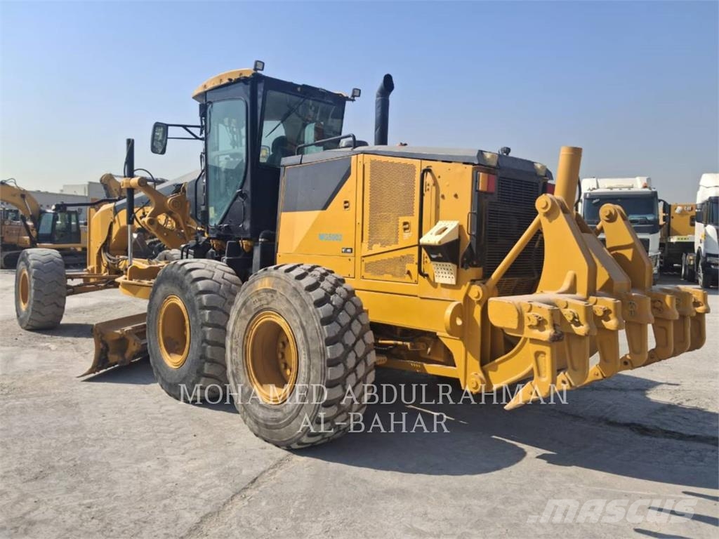 CAT 14M معدات تمهيد الطرق