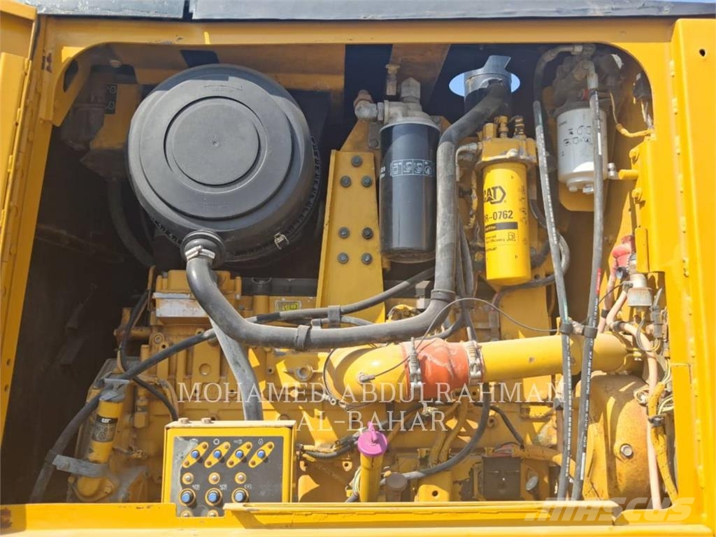 CAT 14M معدات تمهيد الطرق