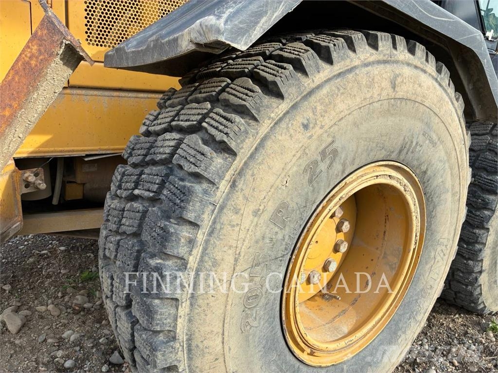 CAT 14M معدات تمهيد الطرق