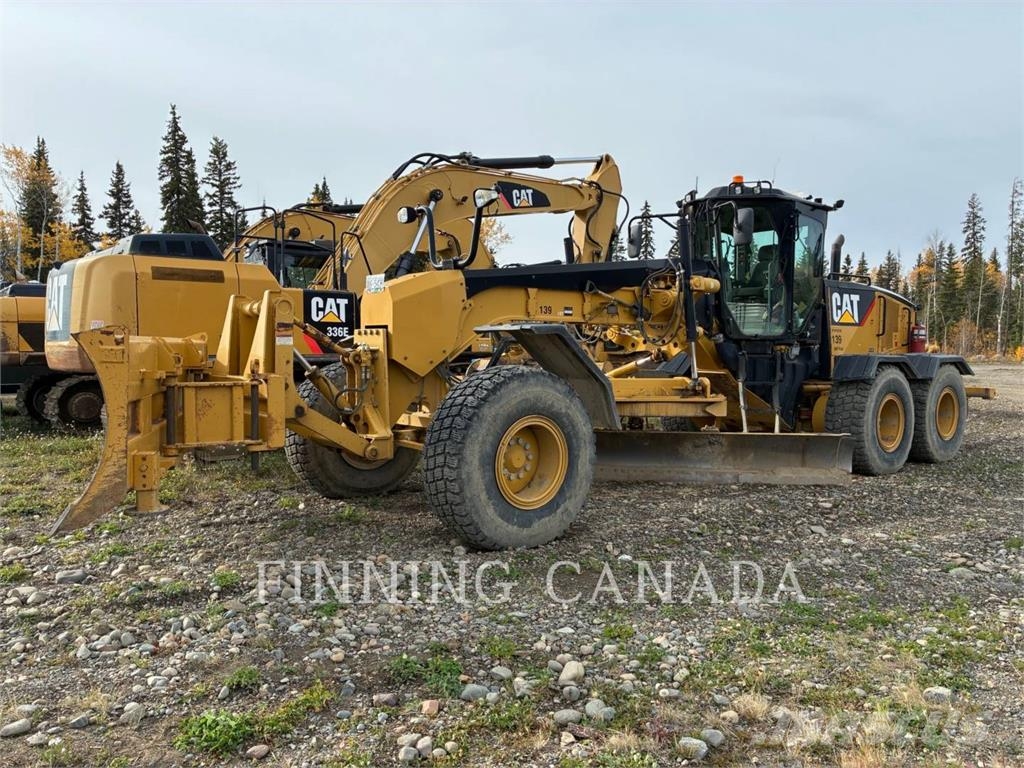 CAT 14M معدات تمهيد الطرق