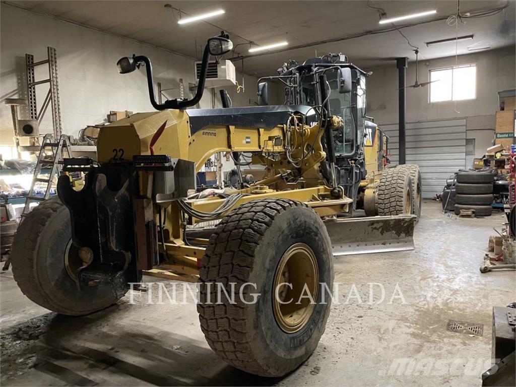 CAT 14M معدات تمهيد الطرق