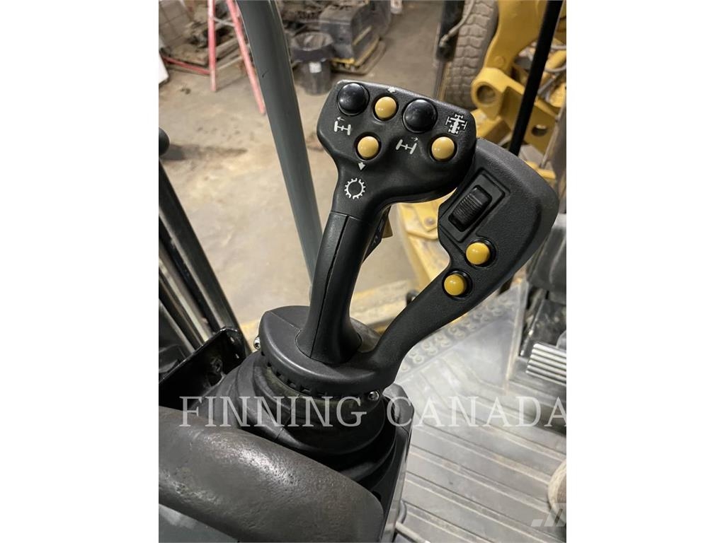 CAT 14M معدات تمهيد الطرق
