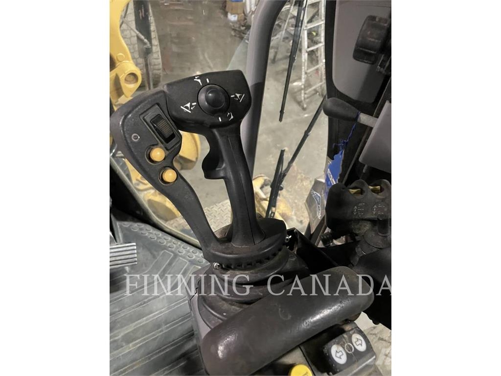 CAT 14M معدات تمهيد الطرق