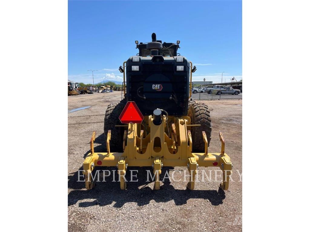 CAT 150-15 Niveleuse
