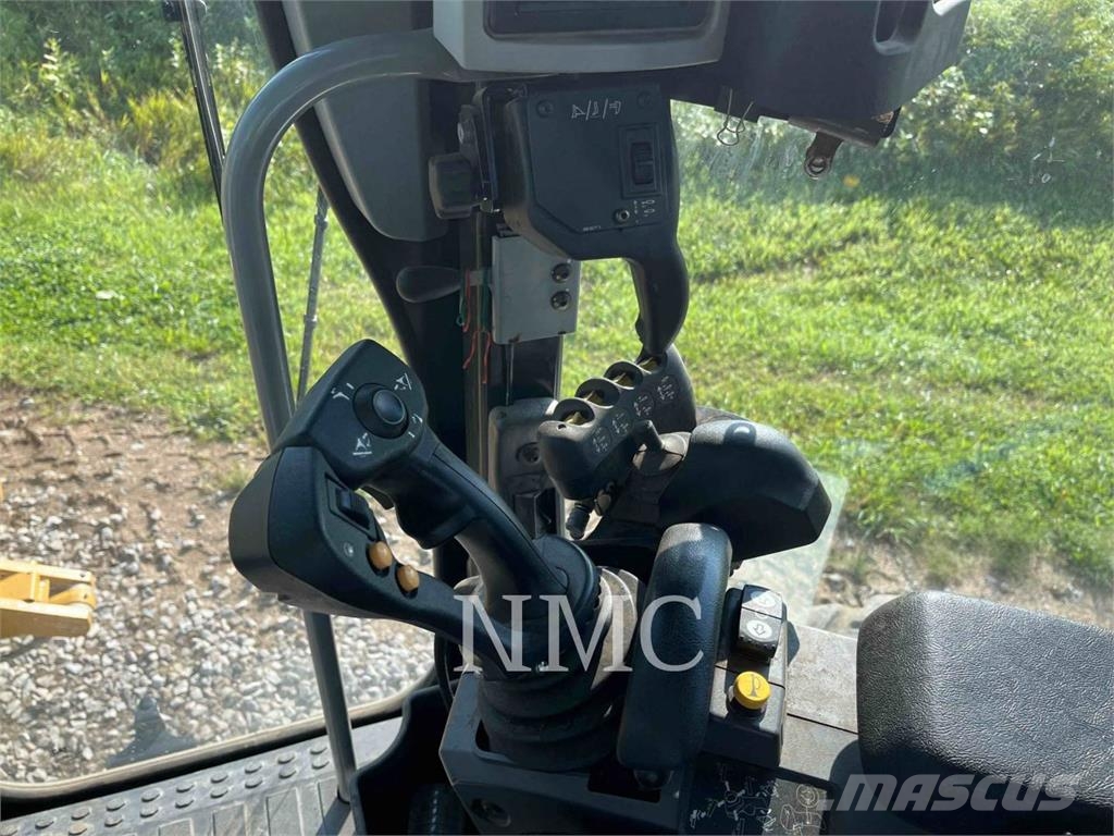 CAT 150-15AWD Greideriai