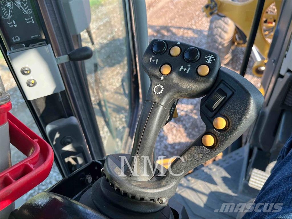 CAT 150-15AWD Greideriai