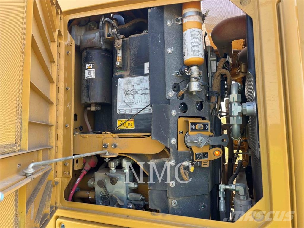 CAT 150-15AWD Greideriai
