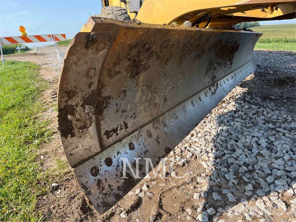 CAT 150-15AWD Greideriai