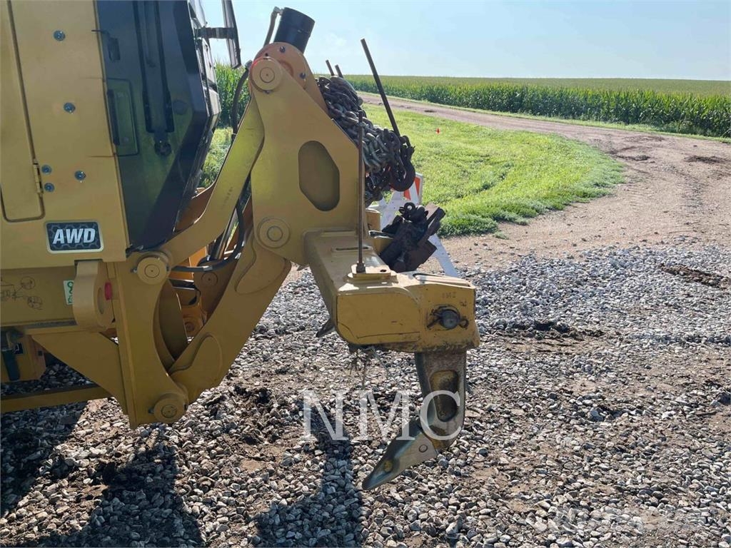 CAT 150-15AWD Greideriai