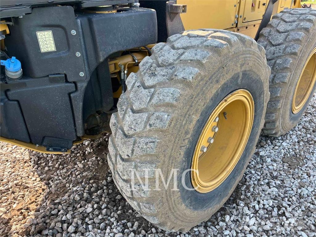 CAT 150-15AWD Greideriai