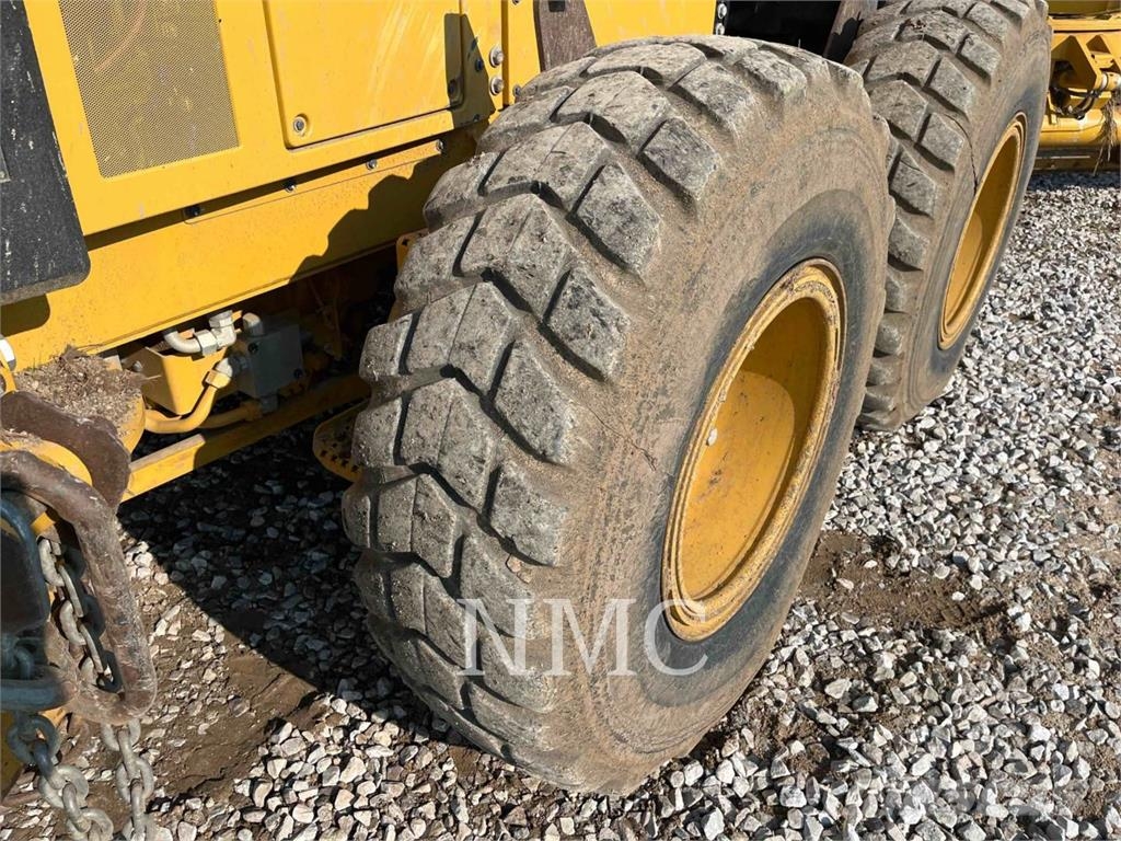 CAT 150-15AWD Greideriai