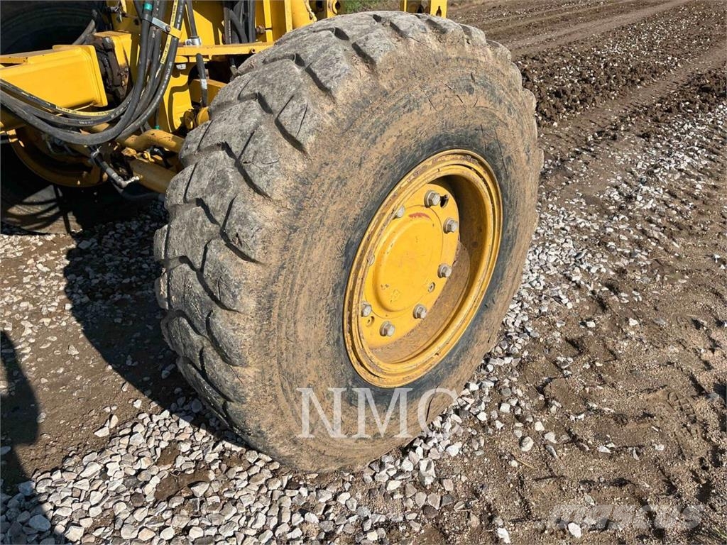 CAT 150-15AWD Greideriai