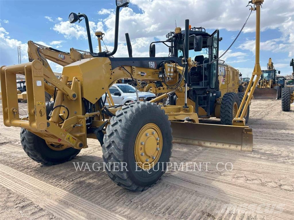 CAT 150 AWD معدات تمهيد الطرق