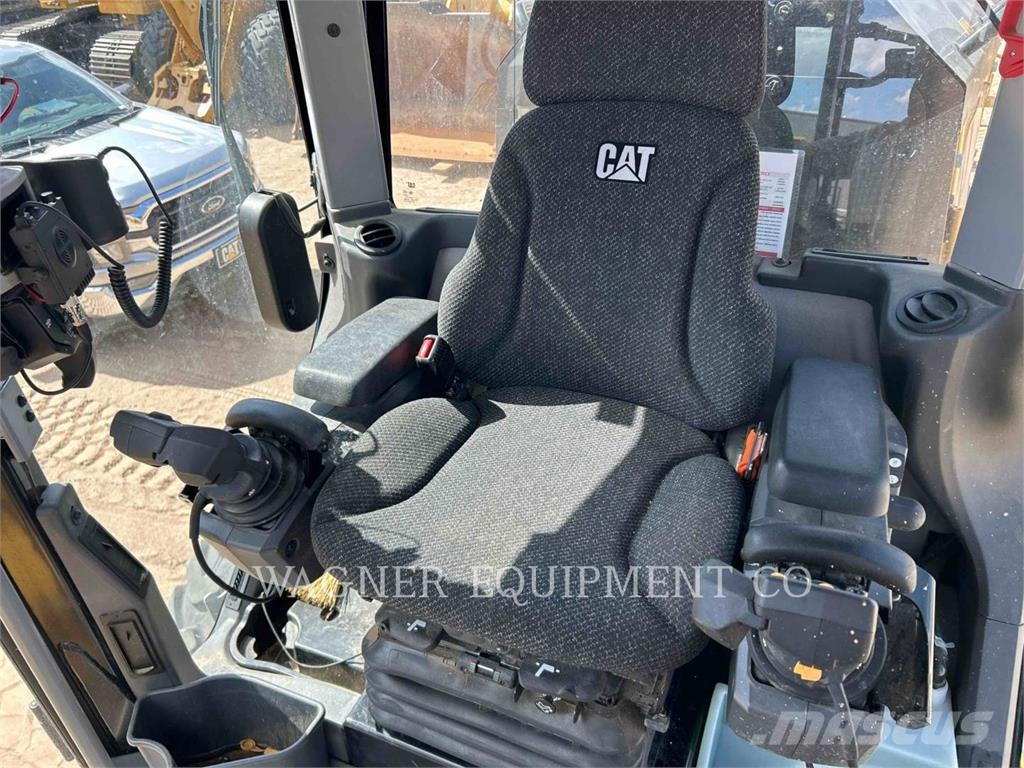 CAT 150 AWD معدات تمهيد الطرق