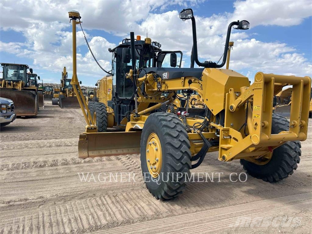 CAT 150 AWD معدات تمهيد الطرق