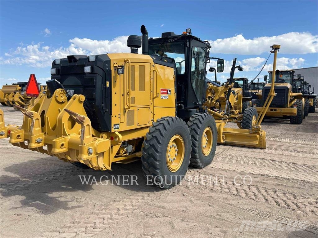 CAT 150 AWD معدات تمهيد الطرق