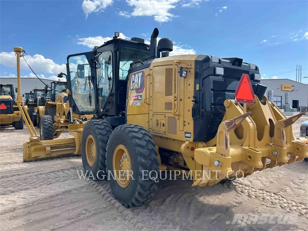 CAT 150 AWD معدات تمهيد الطرق