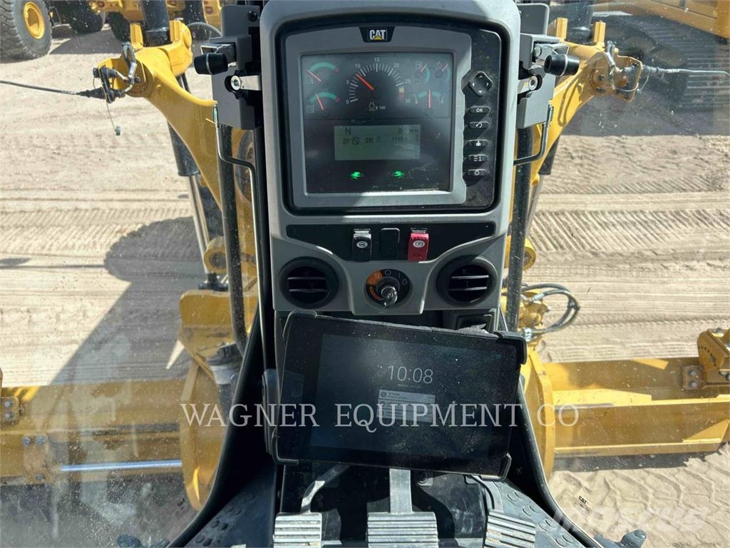 CAT 150 AWD معدات تمهيد الطرق
