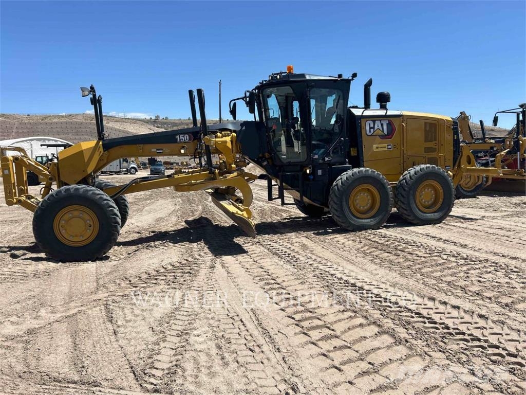 CAT 150 AWD معدات تمهيد الطرق