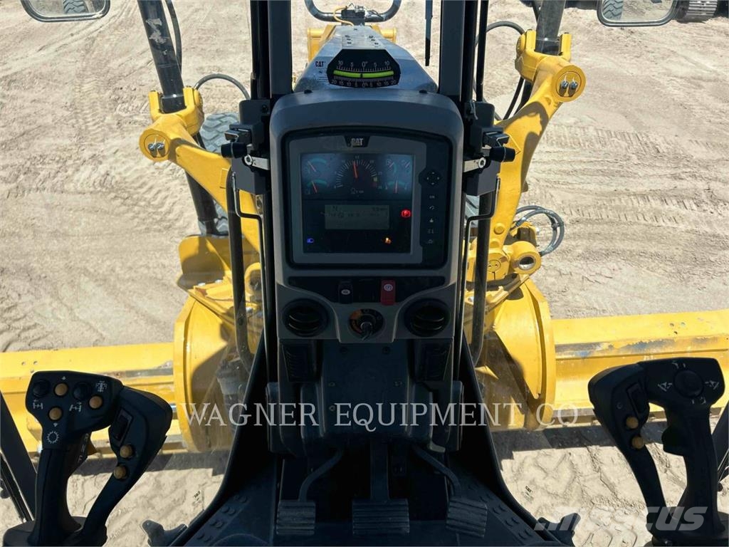 CAT 150 AWD معدات تمهيد الطرق
