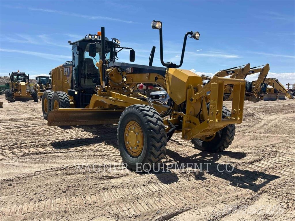 CAT 150 AWD معدات تمهيد الطرق