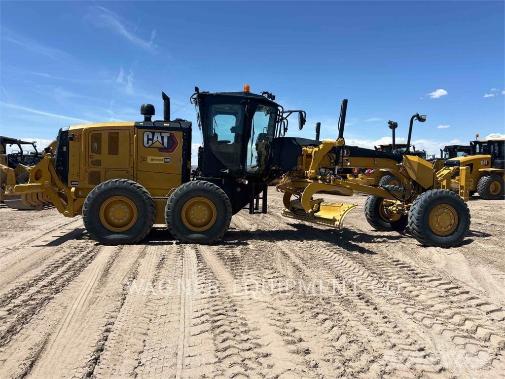 CAT 150 AWD معدات تمهيد الطرق
