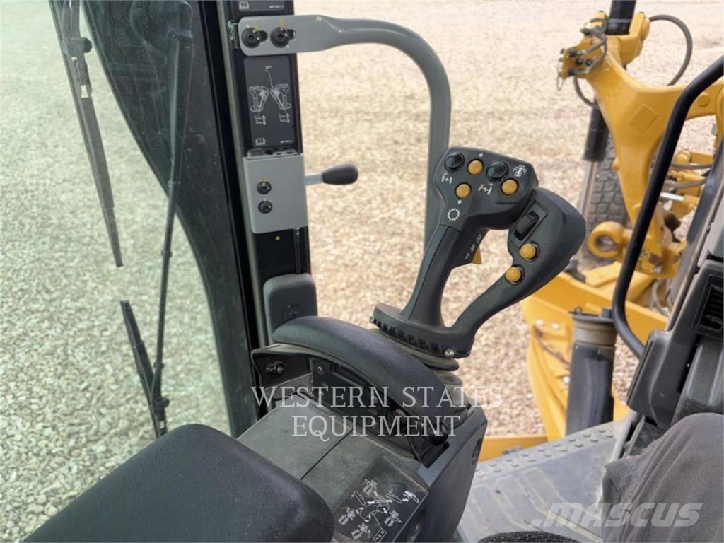 CAT 150 AWD Gredere