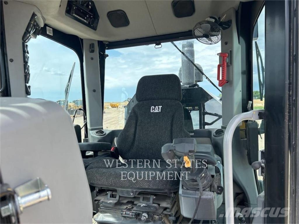 CAT 150 AWD Gredere